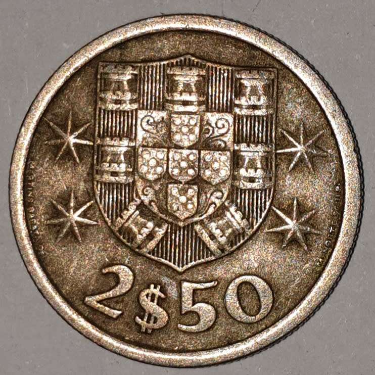 1968 - 2.5 ESCUDOS - 2$50 - 2 1/2 - PORTUGAL - PORTUGUESA - KM#590 - COPPER-NICKEL - PORTUGUESE